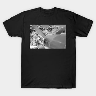 Front end of WW2 spitfire plane T-Shirt